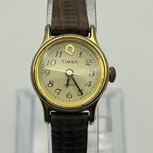 Vintage Timex Gold Tone Textured Brown Leather Women’s Watch Working New Battery
